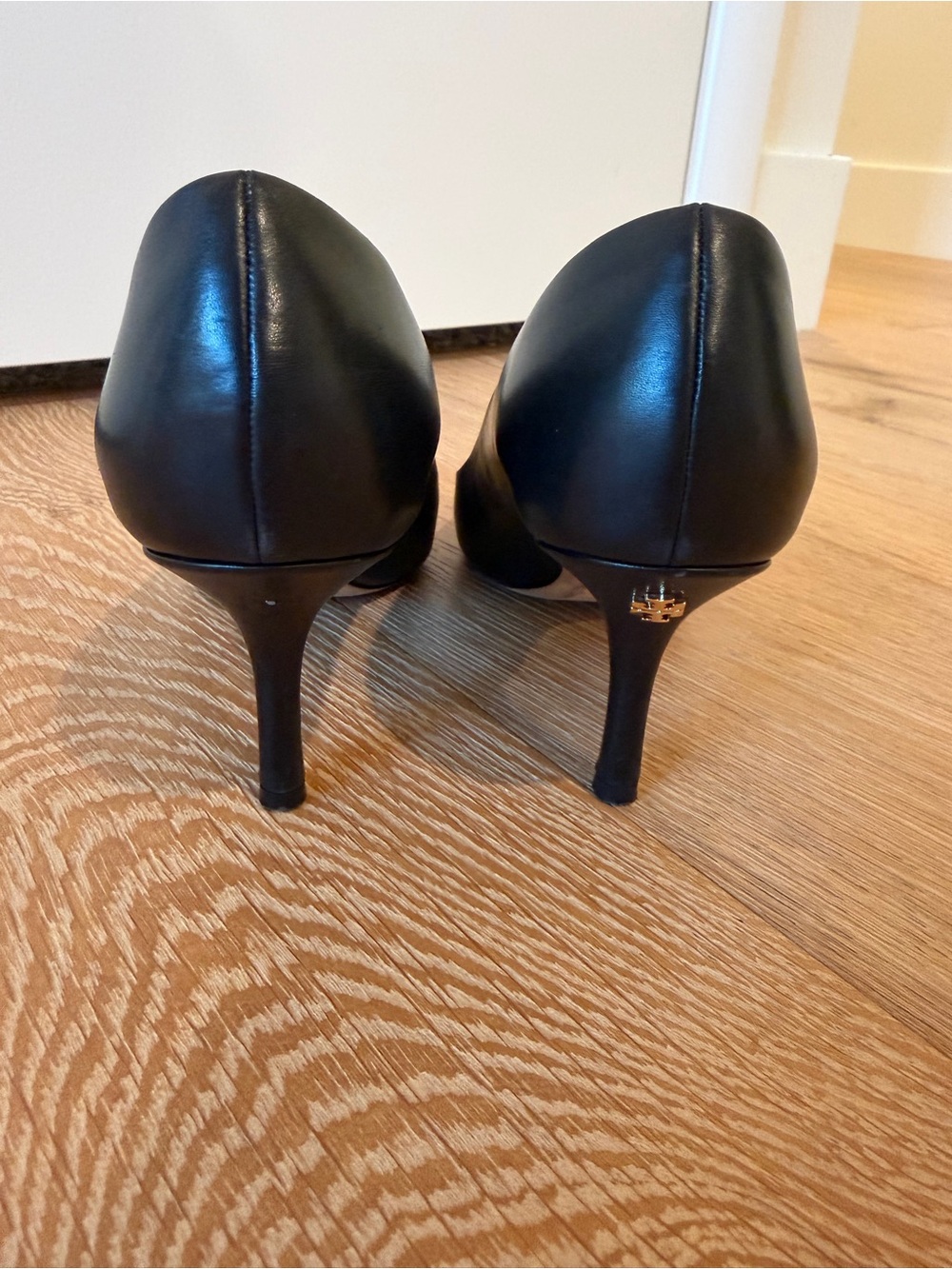 Tory Burch • Heel - Picture 8 of 10